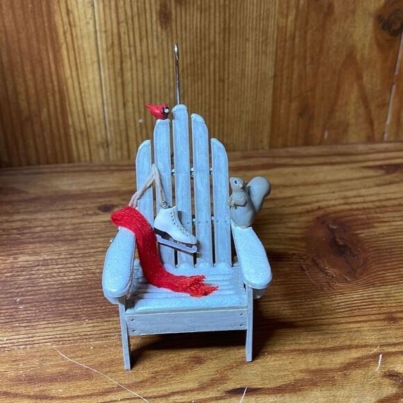 Hallmark Keepsake Ornament 2006 A Winter Perch in Original Box - Picture 3 of 7